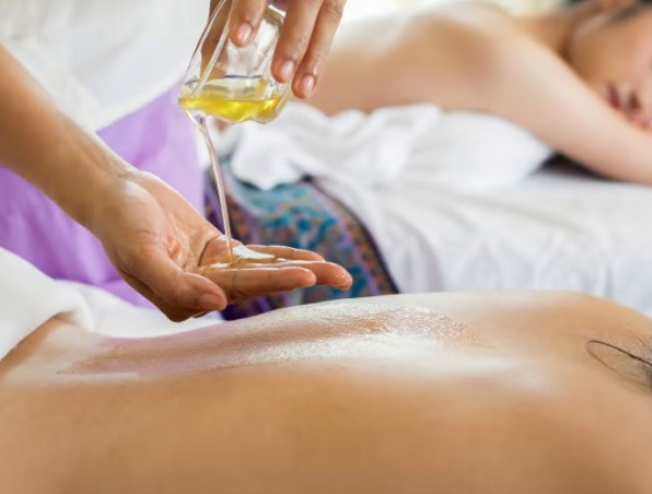 Pizhichil Therapy The Aristocrats Loved