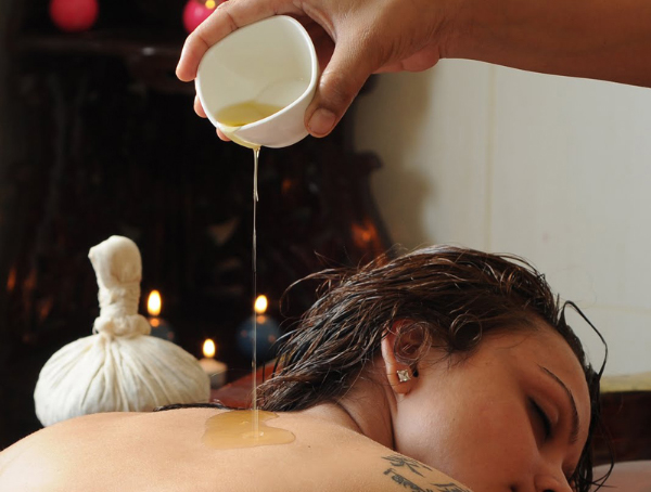 Abhyangam / Ayurvedic Massage